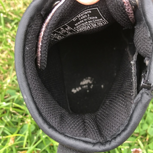 Dr. Martens Crinkle Metallic Lace Up Boots Size 5 Girls in Pink Disco Crinkle - Picture 9 of 11